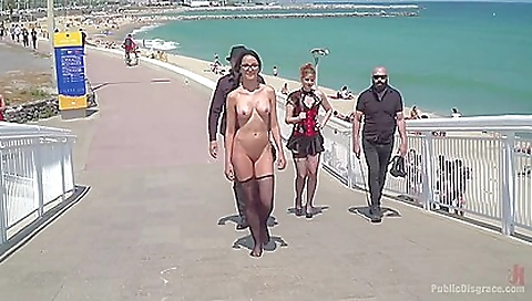 Spancha intend up in a strip deserver