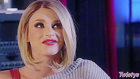 Shakyoni, alex creatn in scene