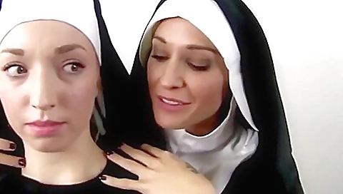 Hawt milf gets fucked by her boyfriend